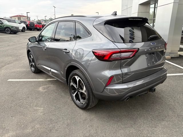 Certified 2023 Ford Escape ST-Line Select w/ Tech Pack #1 AWD/4WD image 5