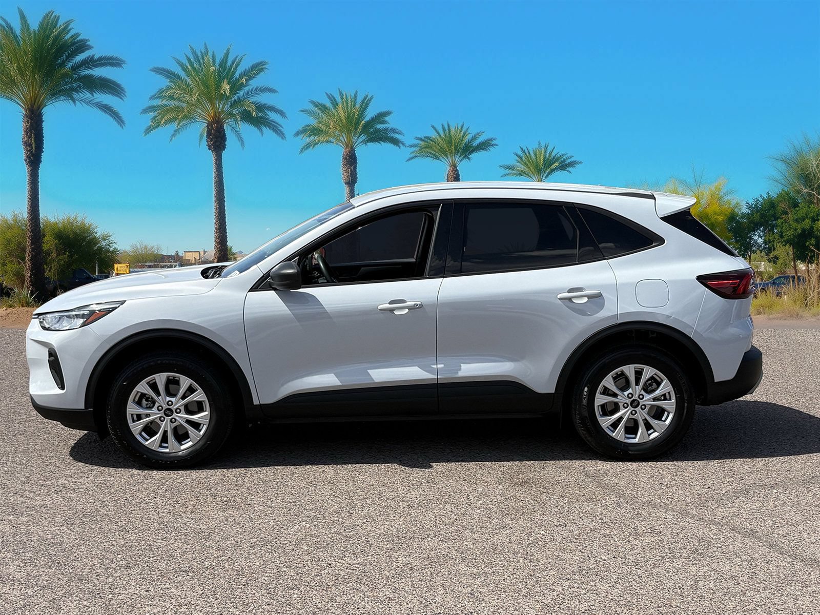 Certified 2025 Ford Escape Active AWD/4WD image 2