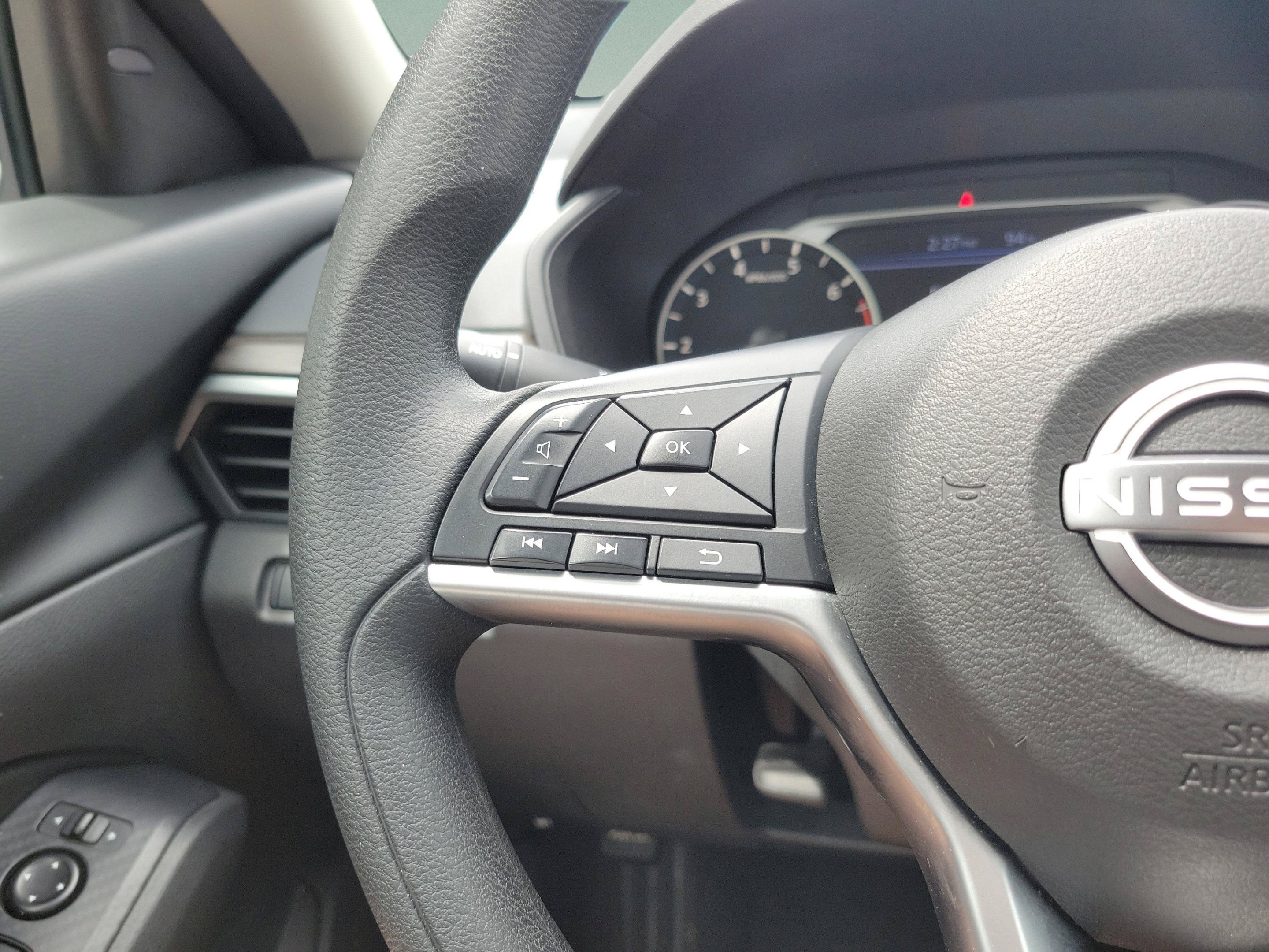 Used 2024 Nissan Altima 2.5 SV FWD image 21