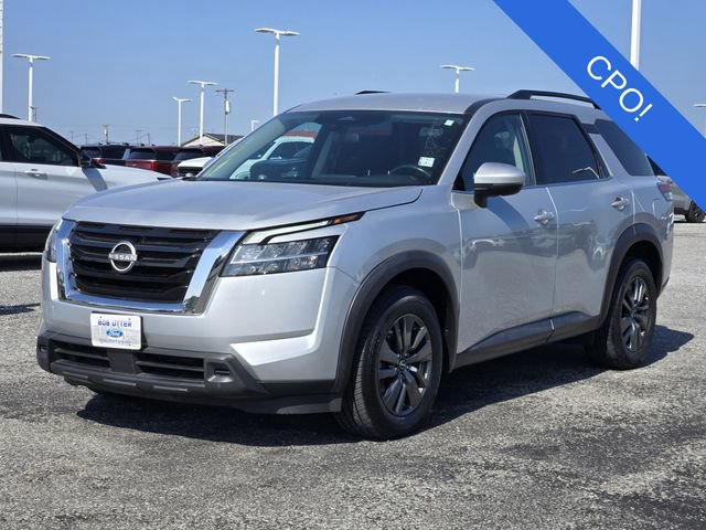 Used 2022 Nissan Pathfinder SV AWD/4WD image 3