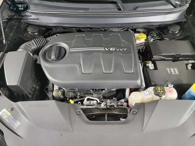 Used 2022 Jeep Cherokee Limited AWD/4WD image 38