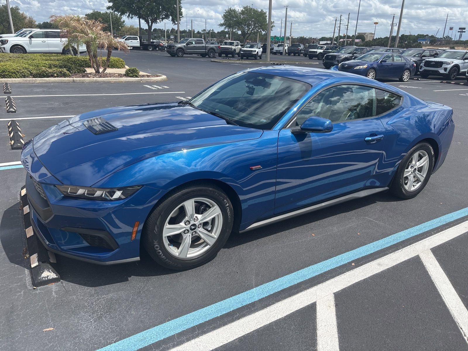 Certified 2024 Ford Mustang Coupe RWD image 3