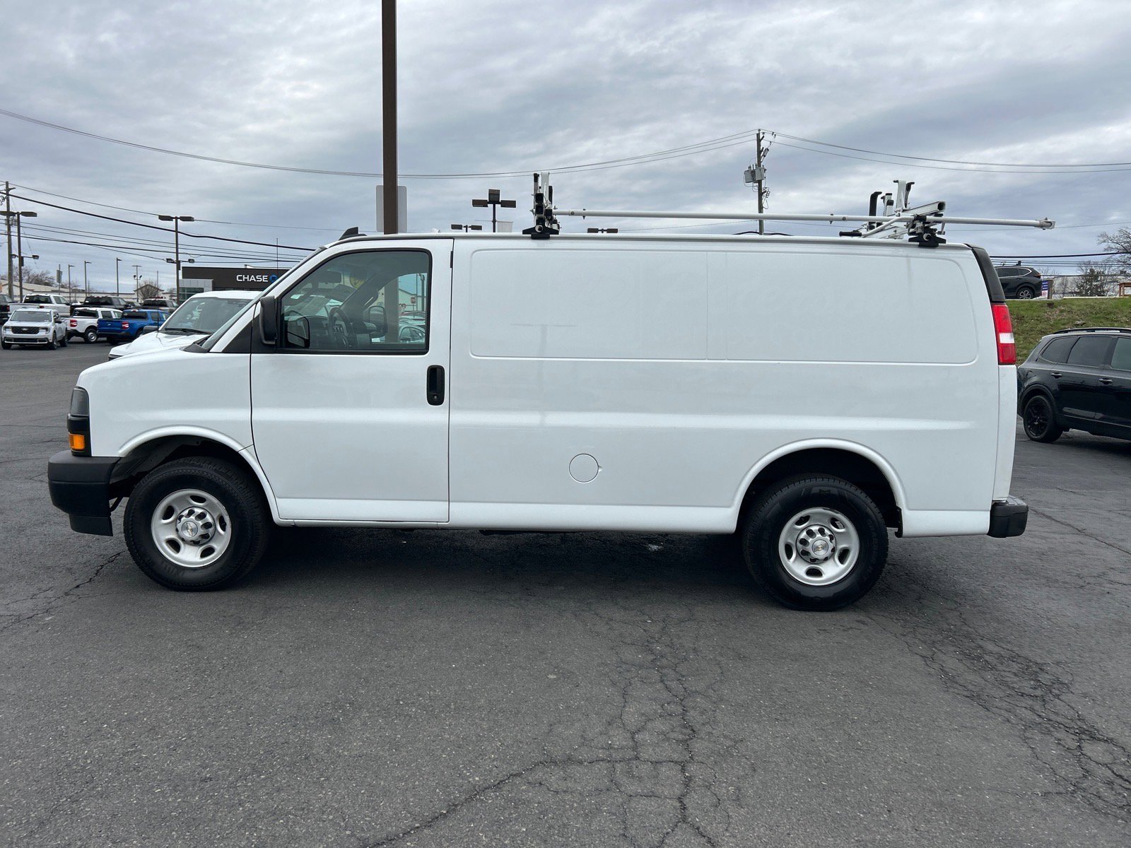 Used 2021 Chevrolet Express 2500 w/ Driver Convenience Package image 26