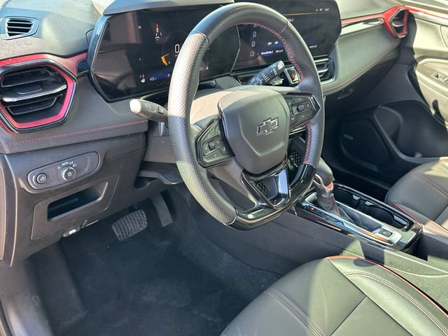 Used 2025 Chevrolet TrailBlazer RS w/ Convenience Package FWD image 17