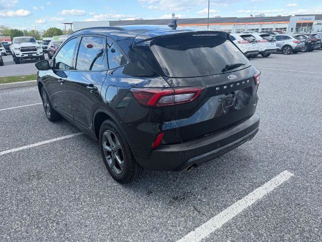 Certified 2025 Ford Escape ST-Line w/ Tech Pack #1 AWD/4WD image 3