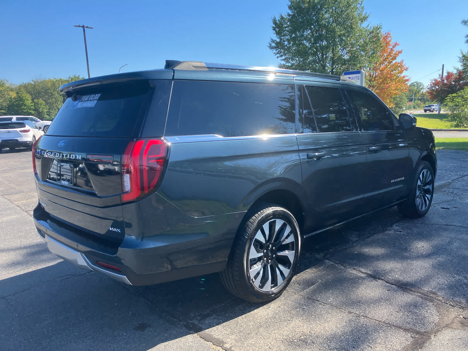 Certified 2025 Ford Expedition Max Platinum w/ Driver's Package AWD/4WD image 3