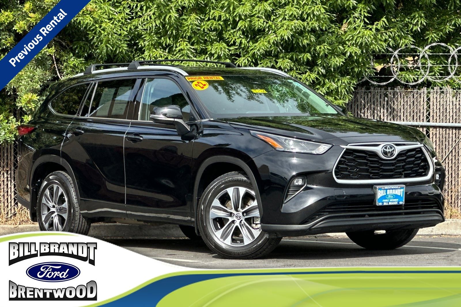 Used 2022 Toyota Highlander XLE AWD/4WD image 1