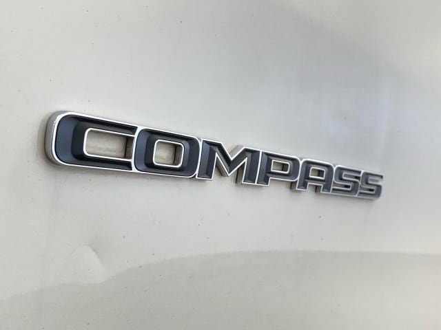 Used 2018 Jeep Compass Latitude w/ Cold Weather Group AWD/4WD image 14