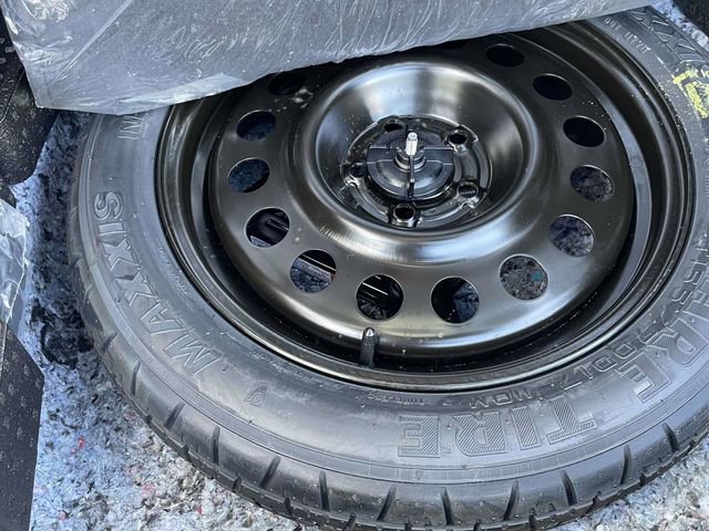 Certified 2025 Ford Escape ST-Line w/ Cold Weather Package image 27