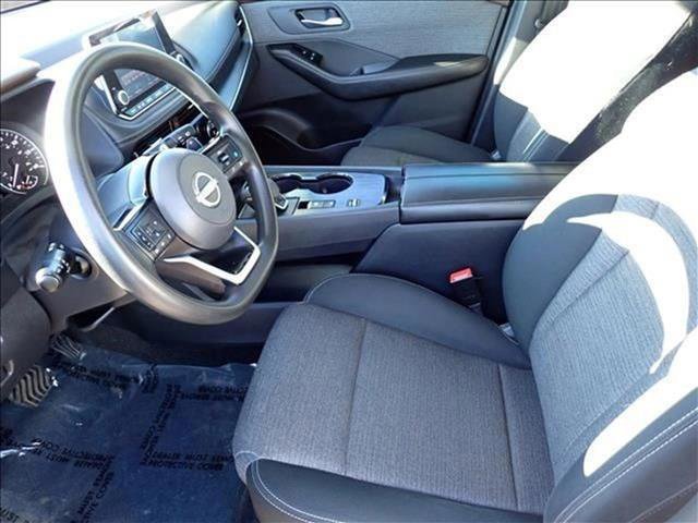 Used 2022 Nissan Rogue SV image 11