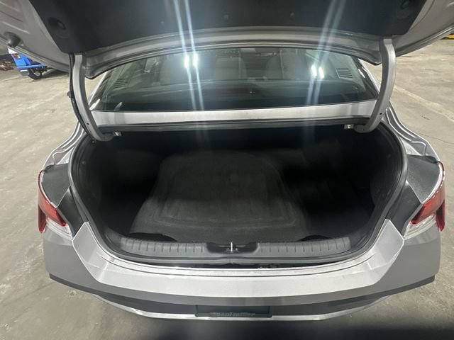 Used 2025 Hyundai Elantra SE FWD image 26