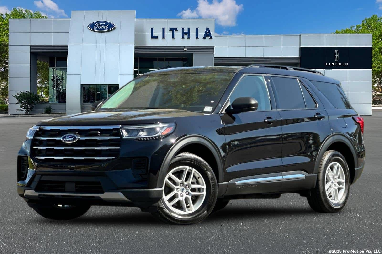 Certified 2025 Ford Explorer Active AWD/4WD image 1