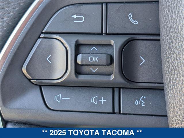 Used 2025 Toyota Tacoma TRD Sport AWD/4WD image 14