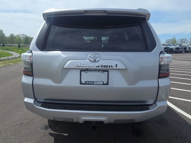 Used 2021 Toyota 4Runner SR5 AWD/4WD image 4