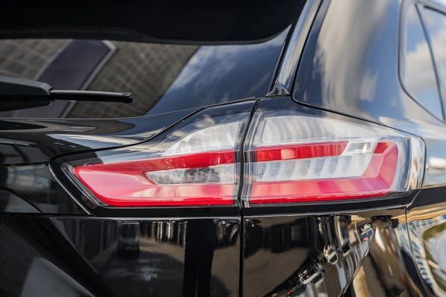 Certified 2022 Ford Edge SE w/ Black Appearance Package image 10