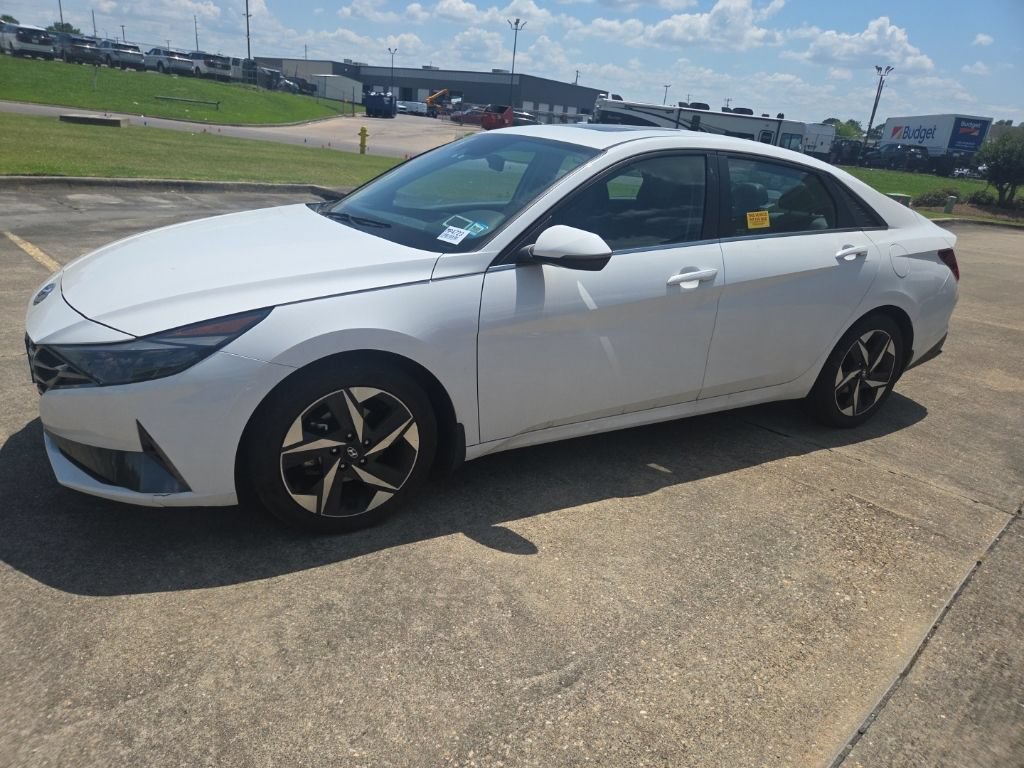 Used 2023 Hyundai Elantra Limited FWD image 4
