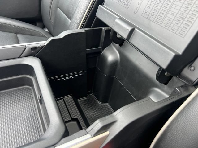 Used 2019 RAM 1500 Laramie AWD/4WD image 17
