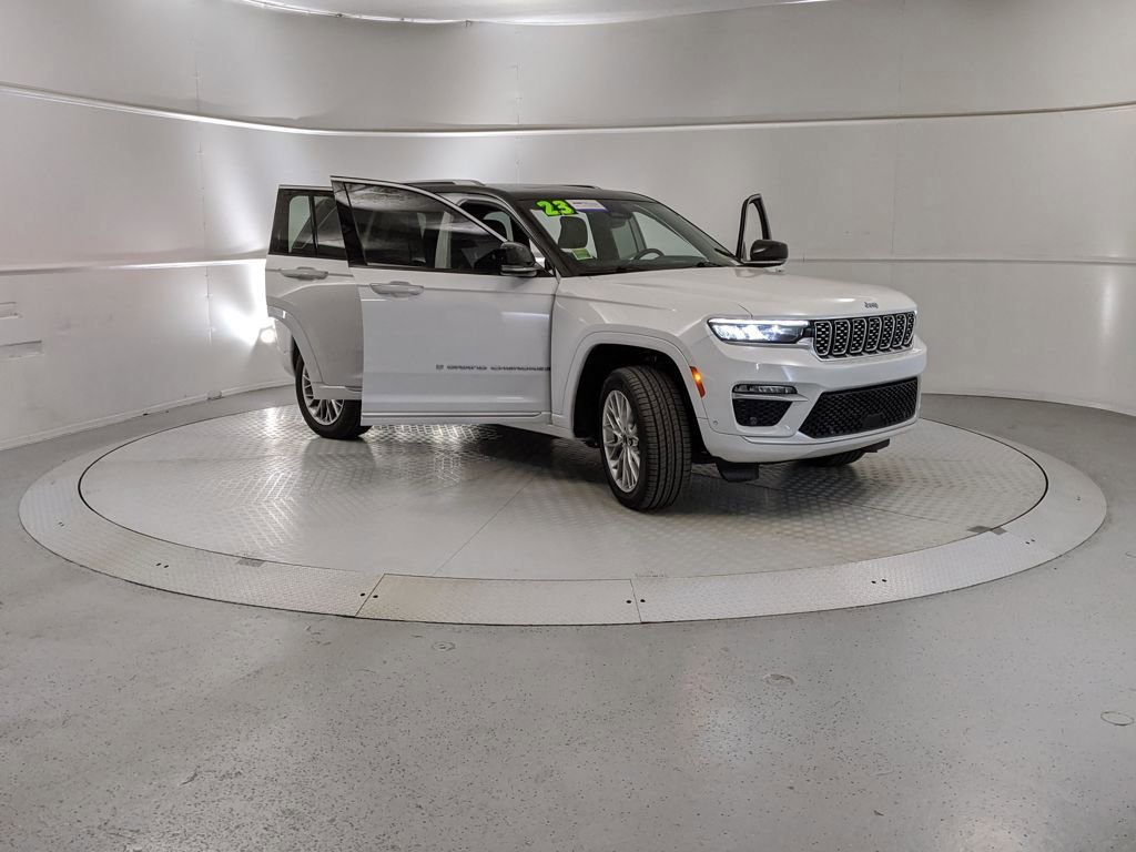 Used 2023 Jeep Grand Cherokee Summit image 8