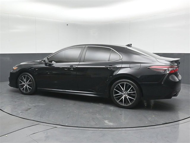 Used 2024 Toyota Camry SE image 5