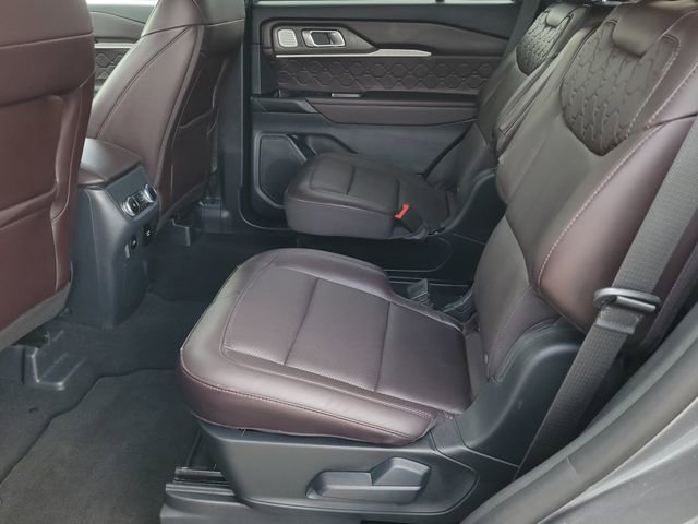 Certified 2025 Ford Explorer Platinum w/ LUX Leather Package AWD/4WD image 8