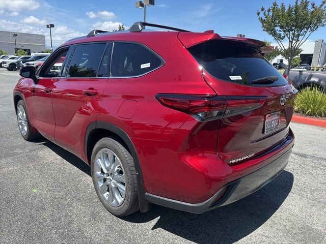 Used 2022 Toyota Highlander Limited AWD/4WD image 5
