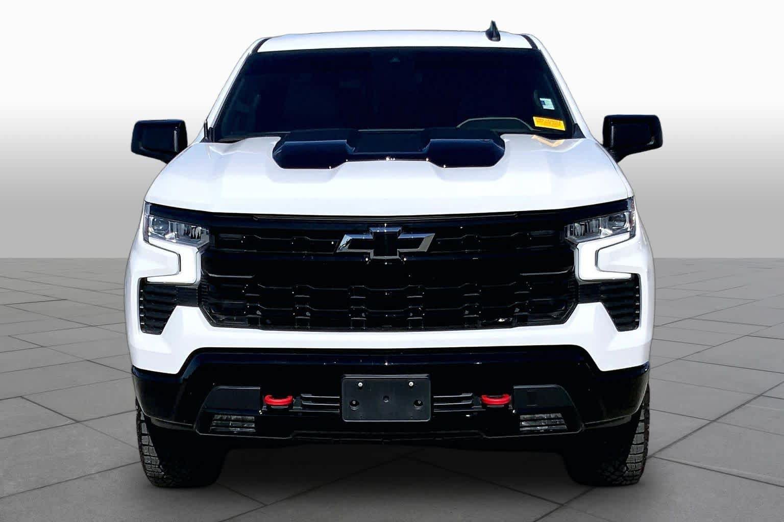 Used 2024 Chevrolet Silverado 1500 LT Trail Boss w/ Convenience Package II AWD/4WD image 4