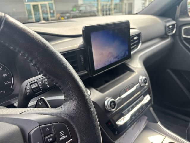 Certified 2020 Ford Explorer XLT w/ Equipment Group 202A AWD/4WD image 11
