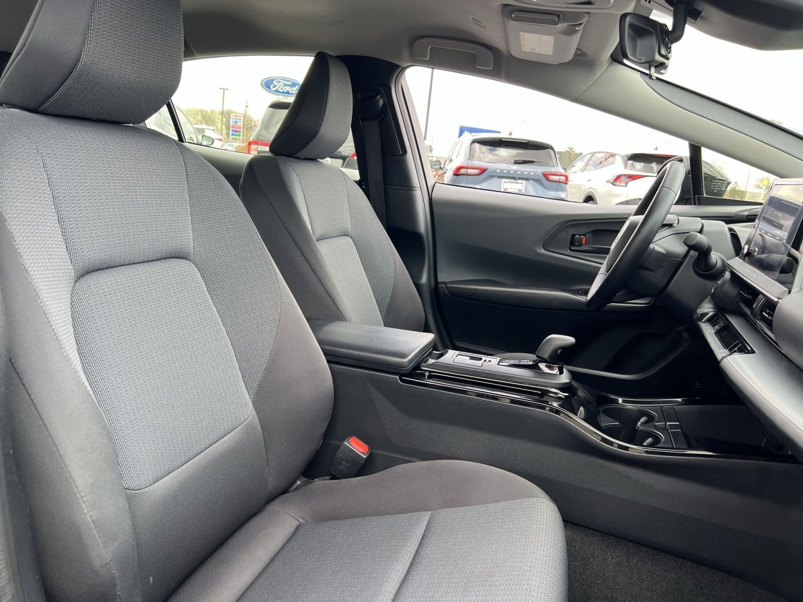 Used 2025 Toyota Prius LE image 25