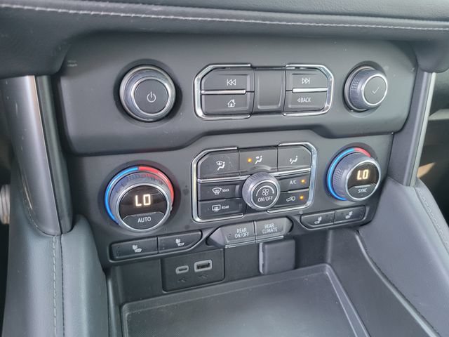 Used 2024 Chevrolet Tahoe Z71 w/ Luxury Package AWD/4WD image 25