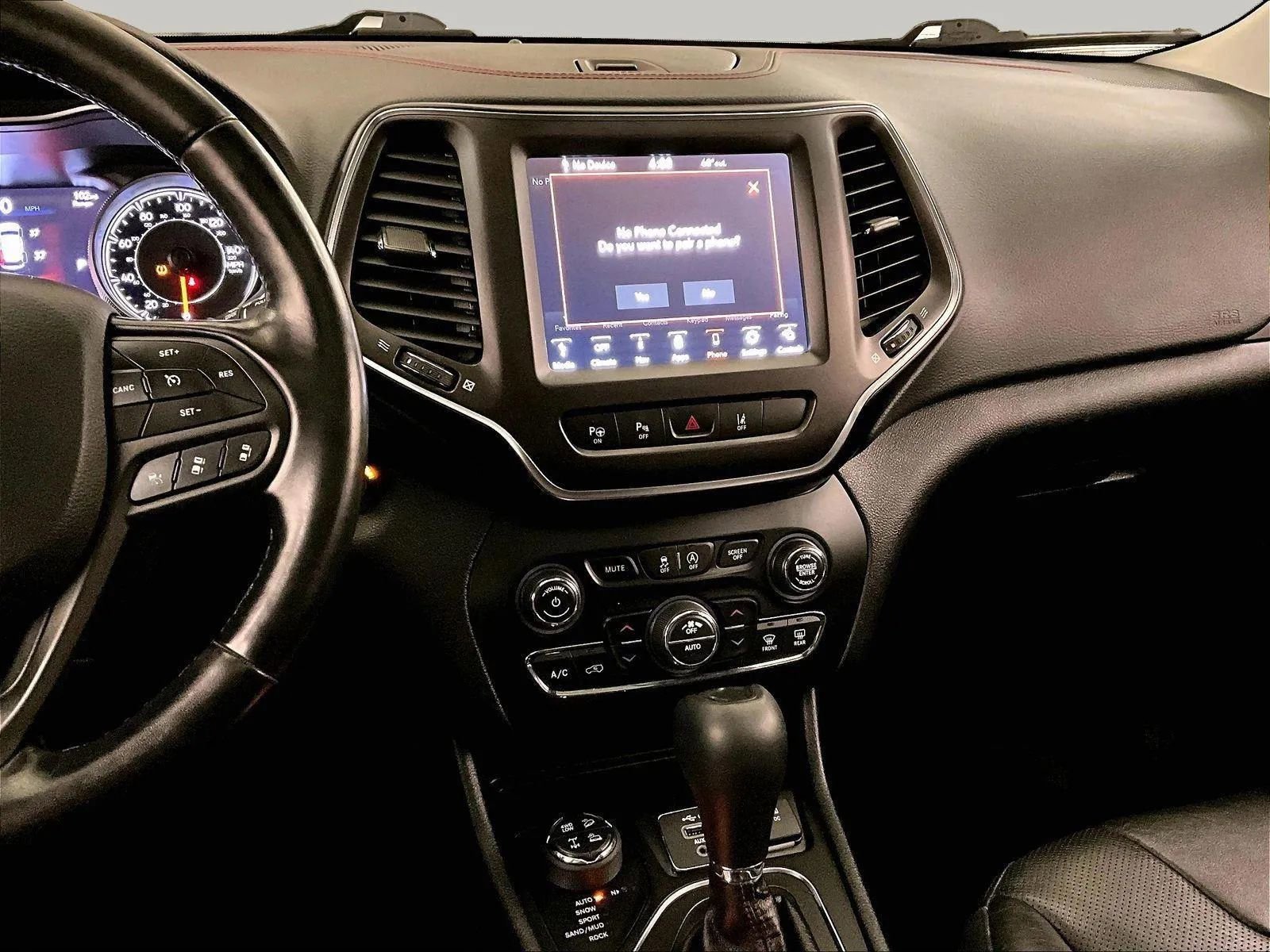 Used 2020 Jeep Cherokee Trailhawk AWD/4WD image 6