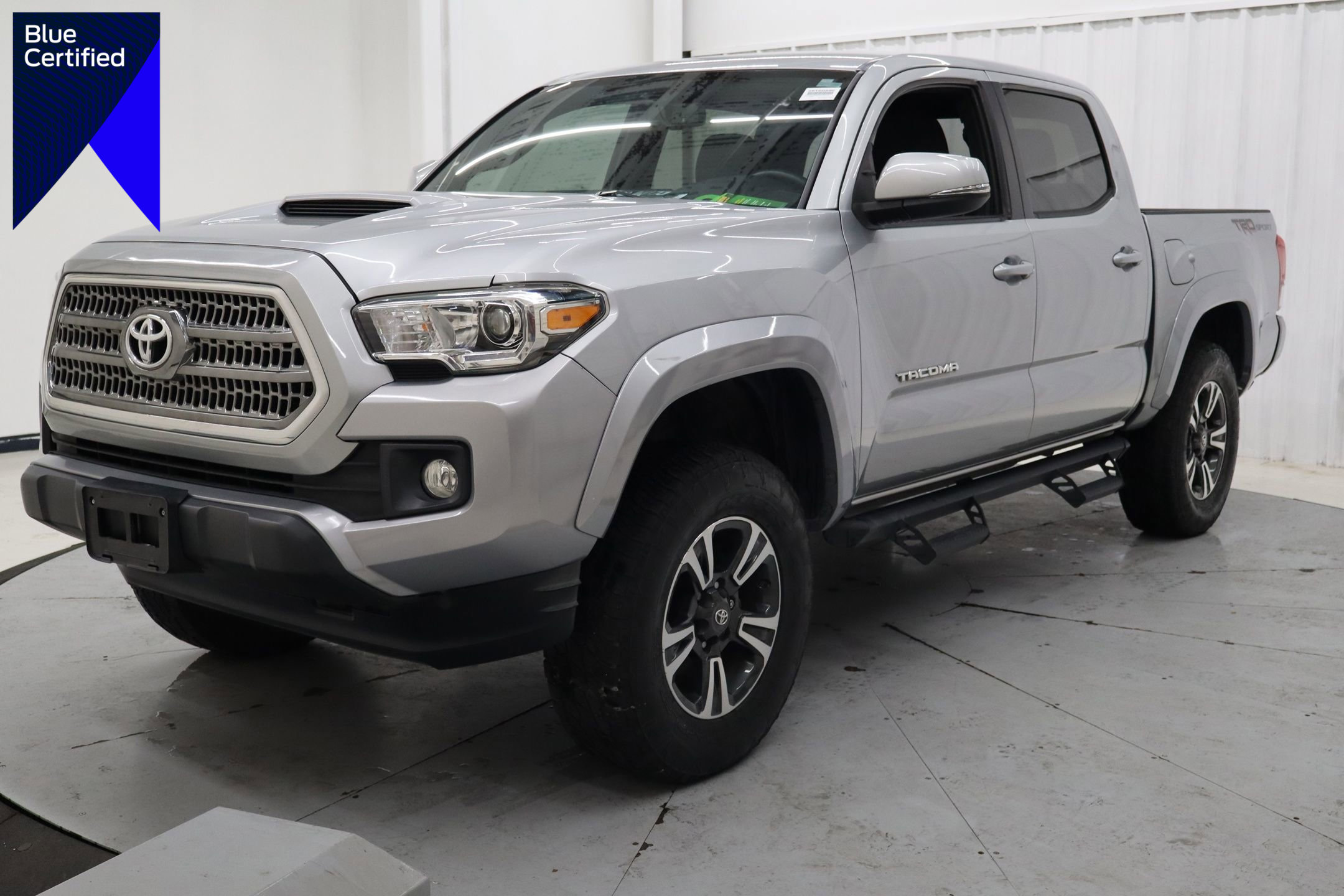 Used 2017 Toyota Tacoma TRD Sport w/ Tow Package image 1