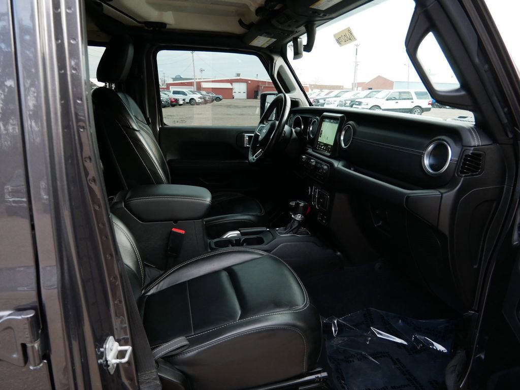 Used 2022 Jeep Wrangler Unlimited Sahara w/ Cold Weather Group image 8