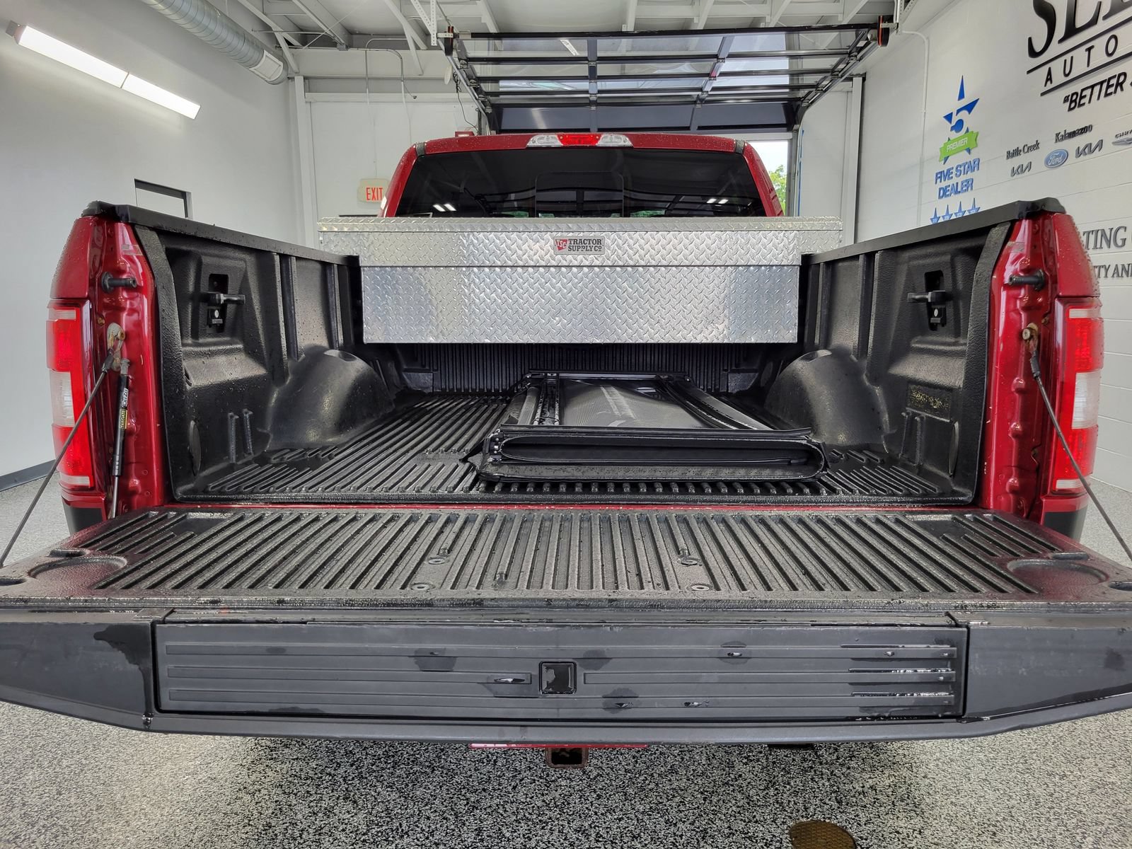 Certified 2018 Ford F150 XLT w/ Equipment Group 302A Luxury AWD/4WD image 28