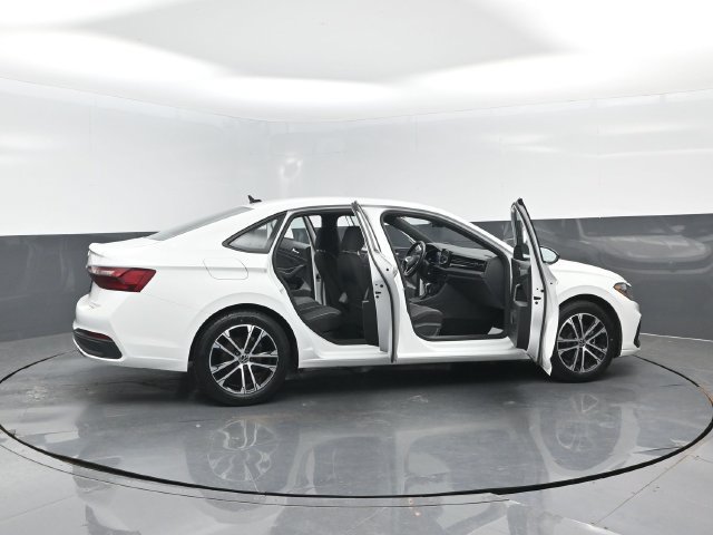 Used 2025 Volkswagen Jetta Sport FWD image 26