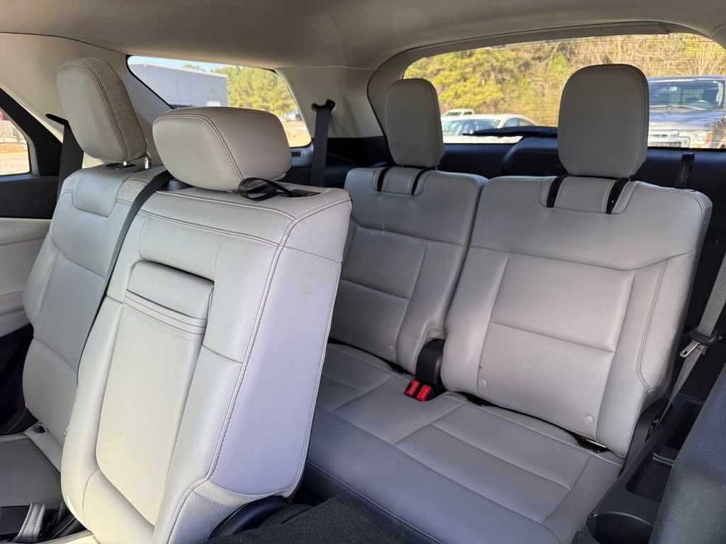 Certified 2025 Ford Explorer Active w/ Active Comfort Package image 20