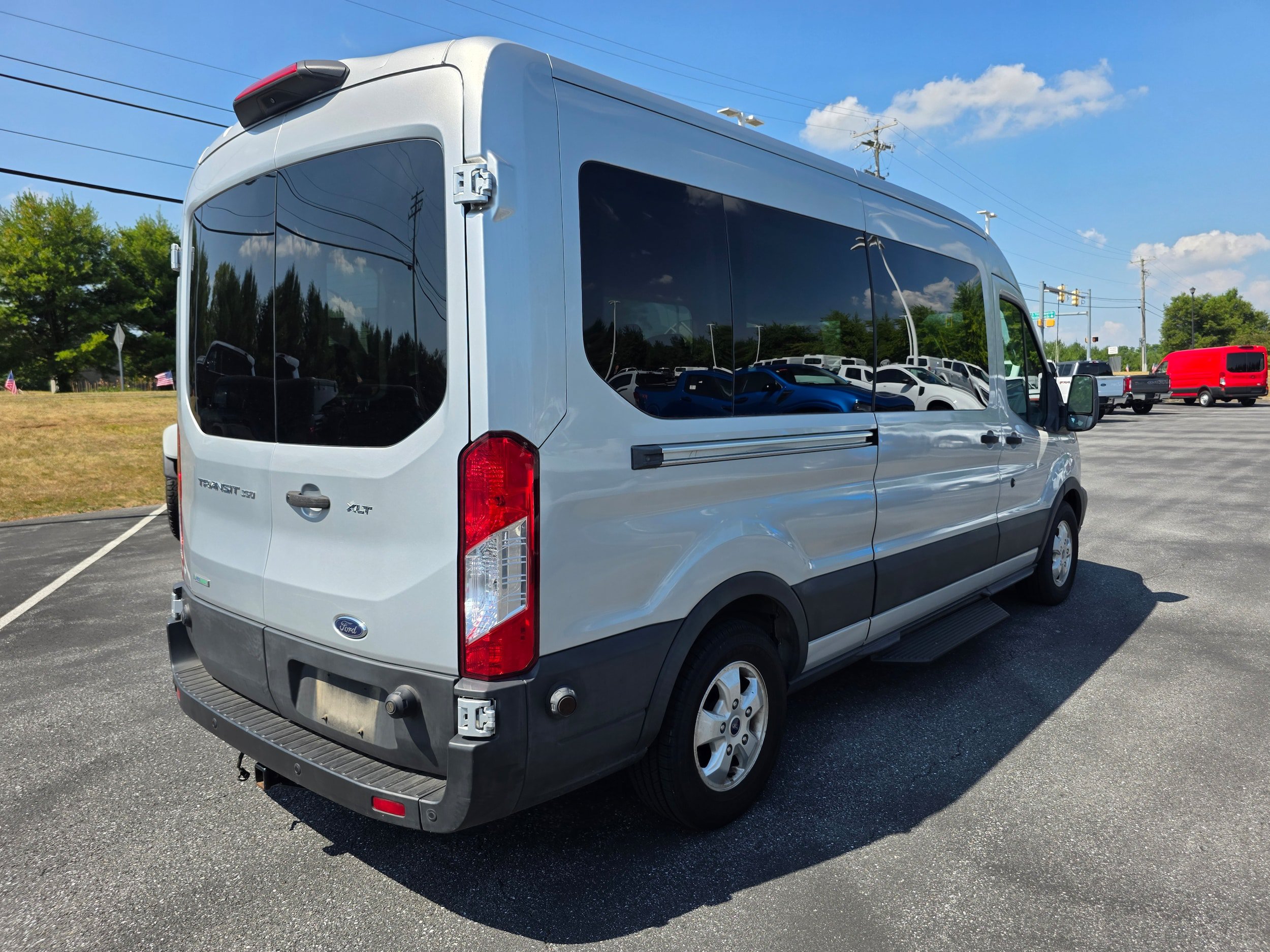 Certified 2019 Ford Transit 350 XLT RWD image 3