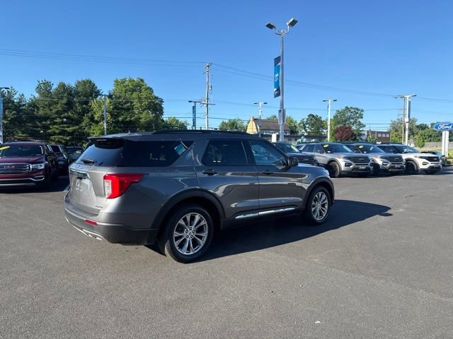 Certified 2022 Ford Explorer XLT w/ Equipment Group 202A AWD/4WD image 8