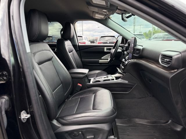 Certified 2023 Ford Explorer Limited w/ Hybrid Equipment Group 310A AWD/4WD image 16