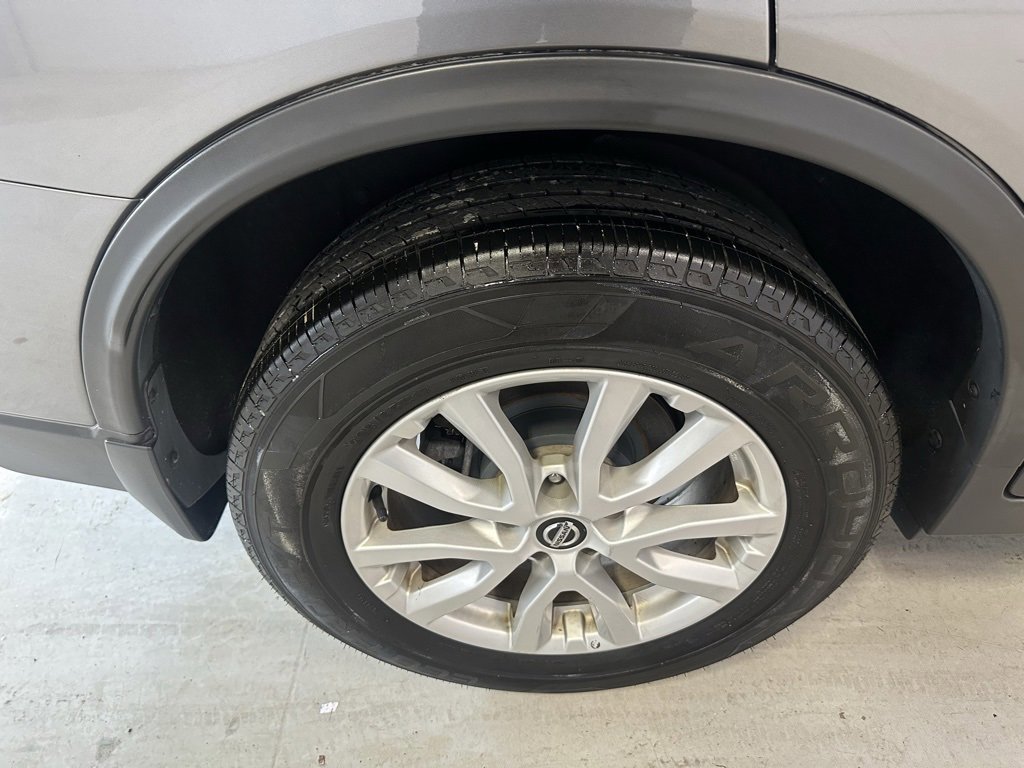 Used 2019 Nissan Rogue SV image 24