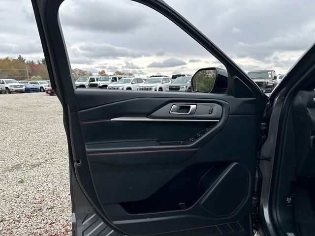 Certified 2025 Ford Explorer ST-Line w/ ST-Line Street Pack AWD/4WD image 28