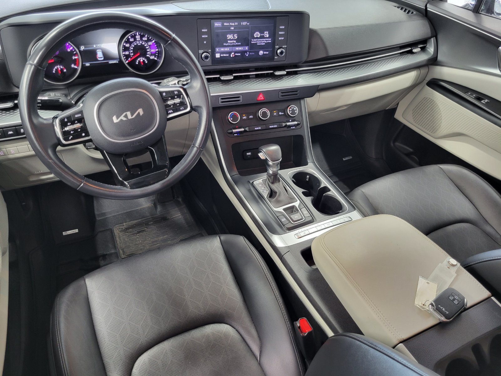 Used 2022 Kia Carnival LX w/ Paint Protection Package FWD image 25
