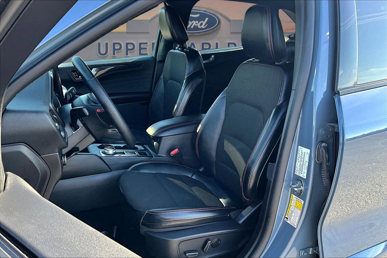 Certified 2025 Ford Escape ST-Line Elite AWD/4WD image 25