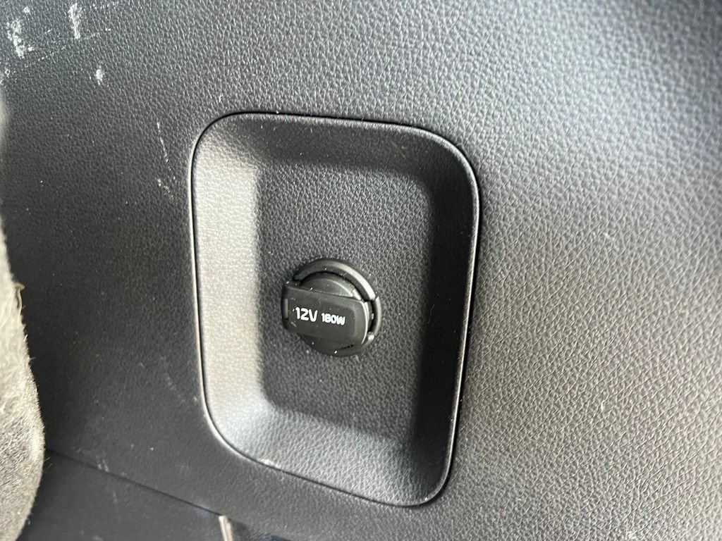 Used 2024 Kia Carnival LX FWD image 32