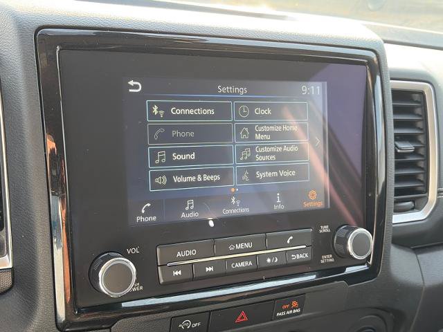 Used 2024 Nissan Frontier SV AWD/4WD image 11