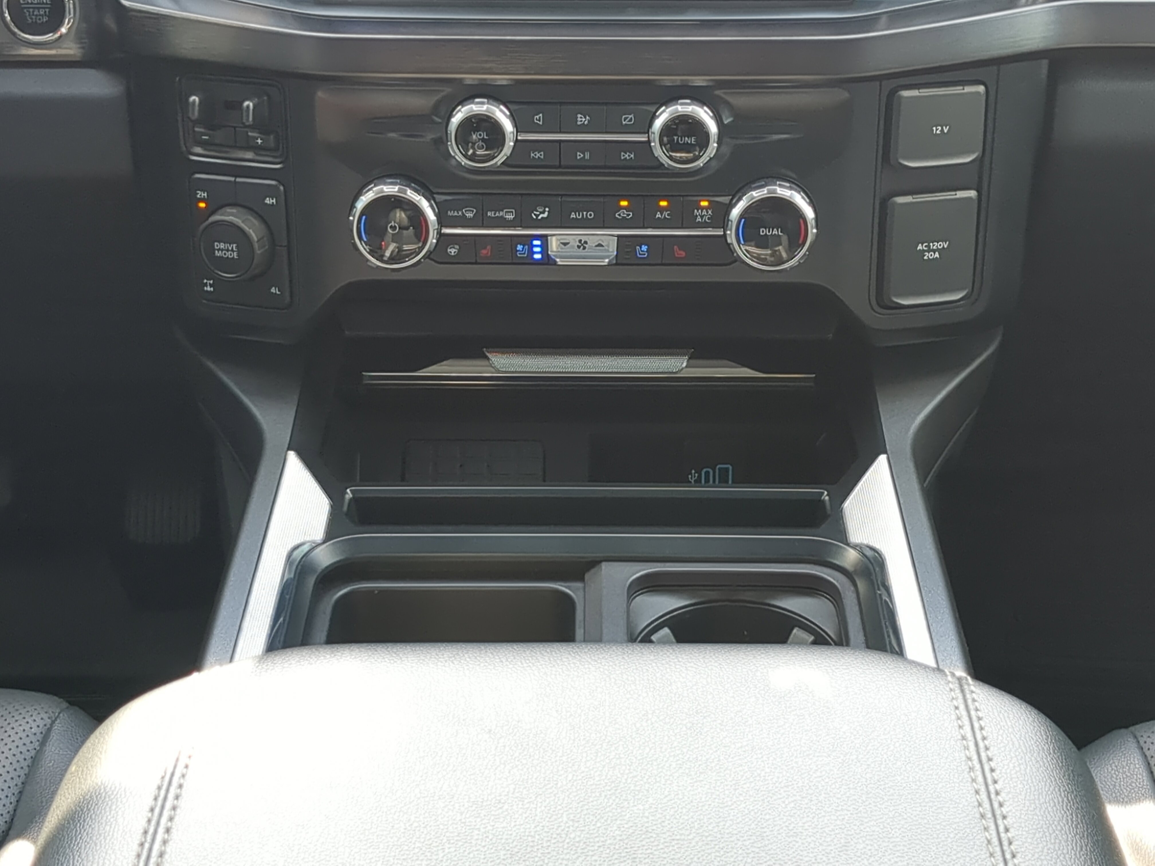 Certified 2023 Ford F250 Lariat w/ Chrome Package AWD/4WD image 17