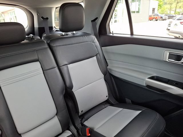Certified 2022 Ford Explorer XLT w/ Equipment Group 202A AWD/4WD image 28
