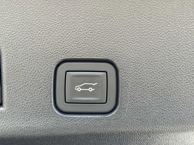 Used 2025 GMC Acadia Denali w/ LPO, Floor Liner Package AWD/4WD image 13
