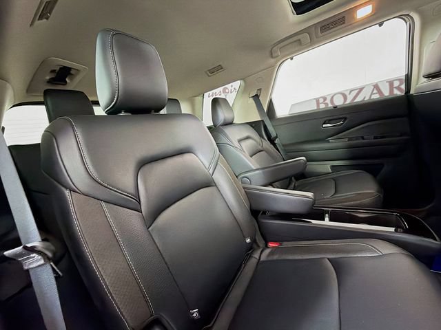 Used 2024 Nissan Pathfinder SL w/ SL Premium Package FWD image 34