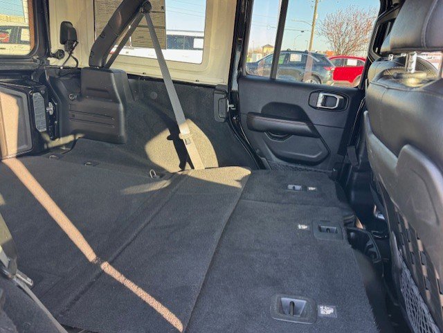 Used 2018 Jeep Wrangler Unlimited Rubicon w/ Dual Top Group image 32