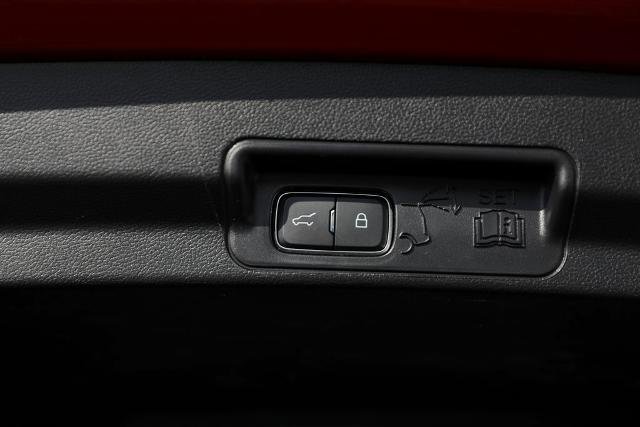 Certified 2021 Ford Explorer XLT w/ Equipment Group 202A image 15